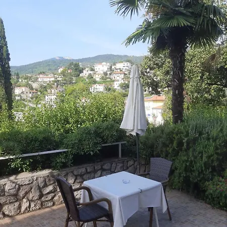 Apartament Kadmen Ika