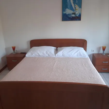 Kadmen Apartment *