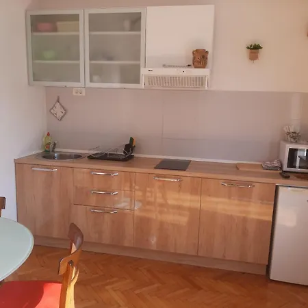 Kadmen Apartman *