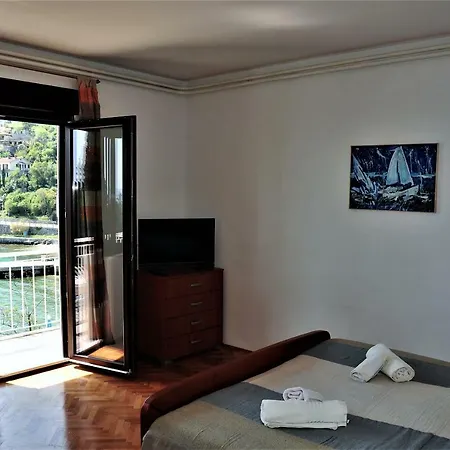 Kadmen Apartment