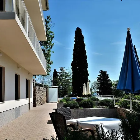 Kadmen Apartment *